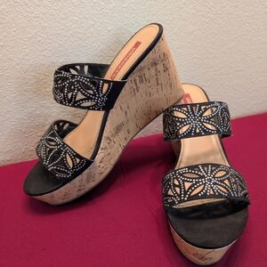 UNIONBAY Black and Tan Wedge Sandals